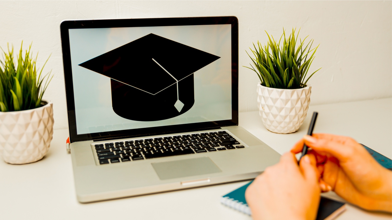 Engaging Undergraduate Students for Success: A Digital Solution for Robust Academic Planning
