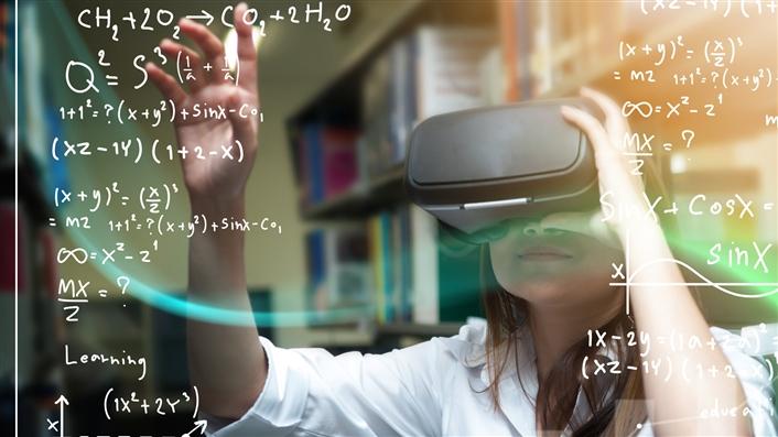 VR and AR: Pioneering Technologies for 21st-Century Learning